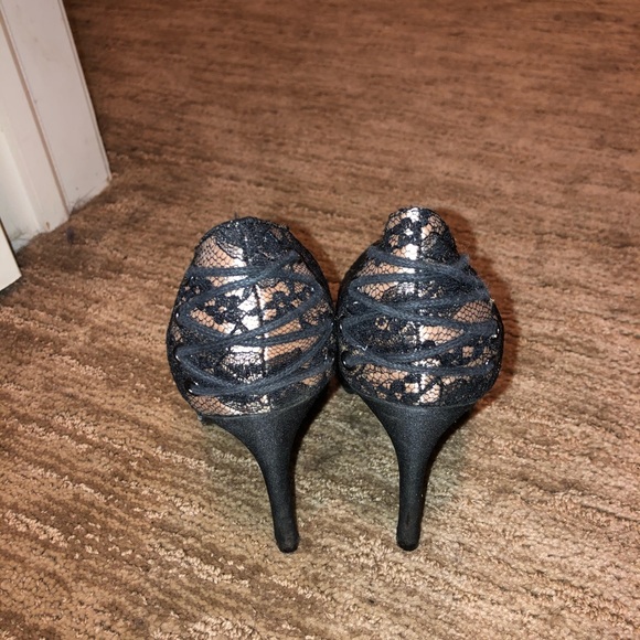 Call it Spring Pumps - Picture 3 of 4